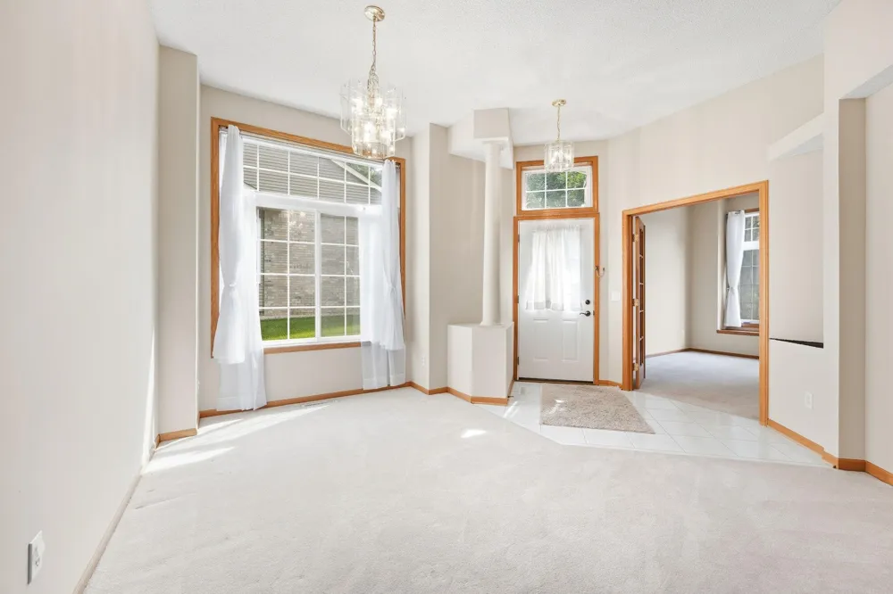 3771 Burgundy Drive Eagan, MN 55122