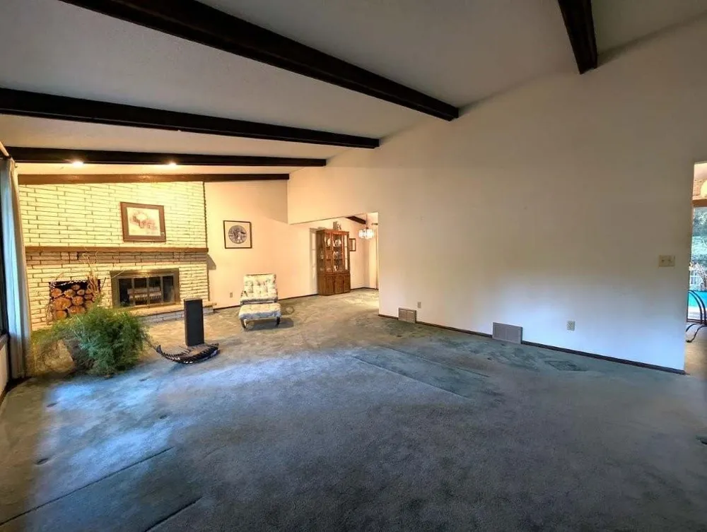 185 Bevins Lane Mahtomedi, MN 55115