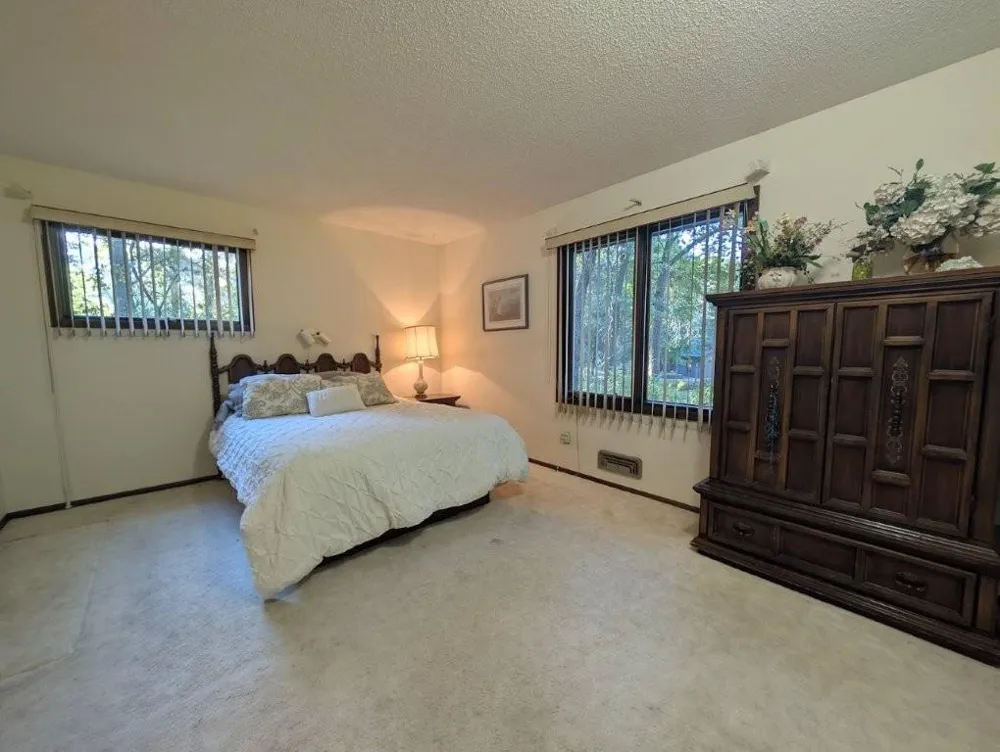 185 Bevins Lane Mahtomedi, MN 55115