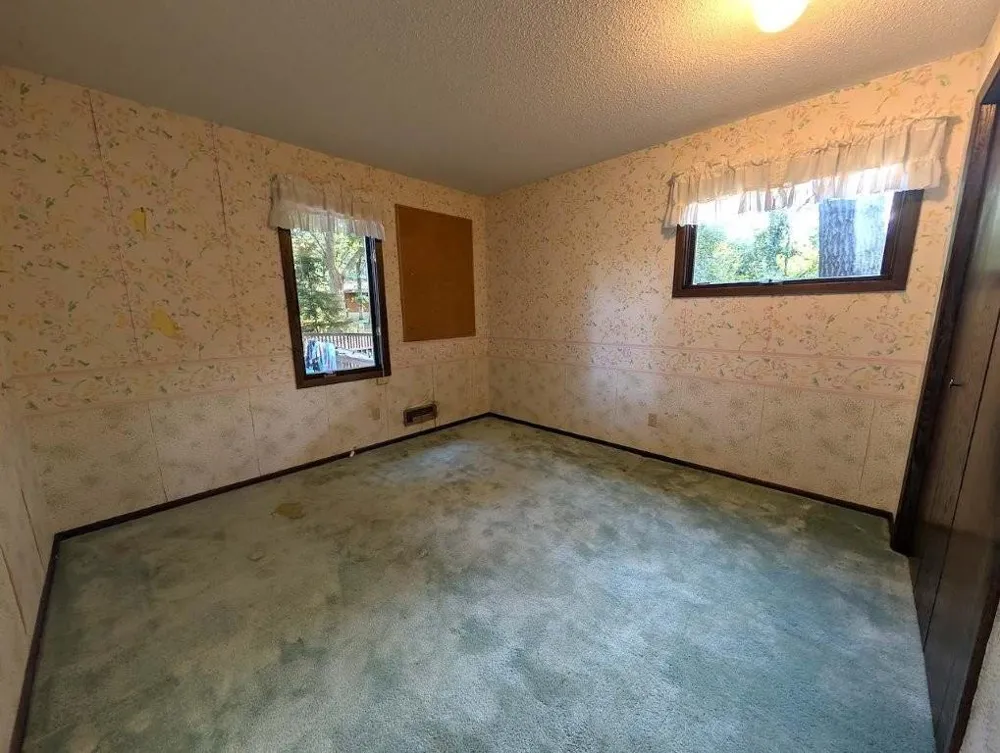185 Bevins Lane Mahtomedi, MN 55115
