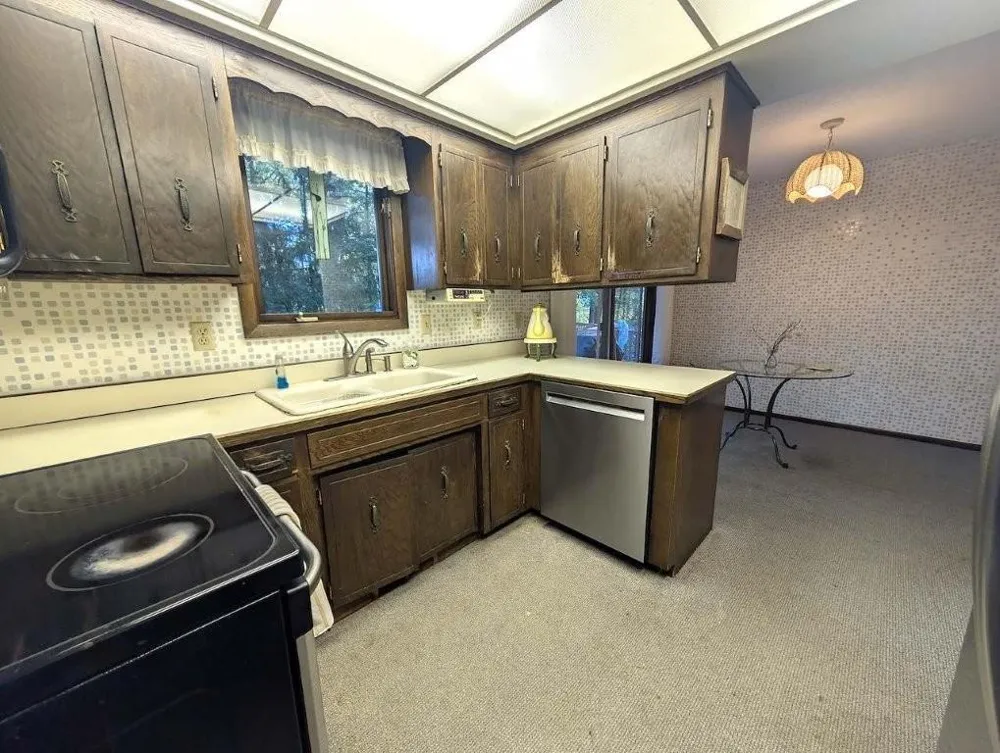 185 Bevins Lane Mahtomedi, MN 55115
