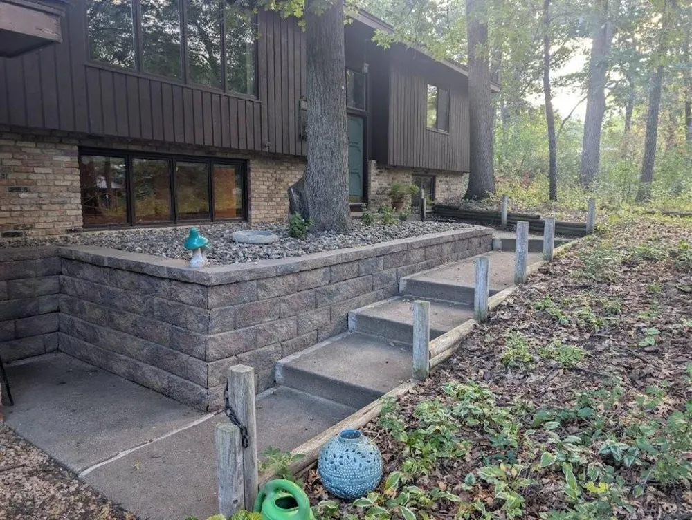 185 Bevins Lane Mahtomedi, MN 55115