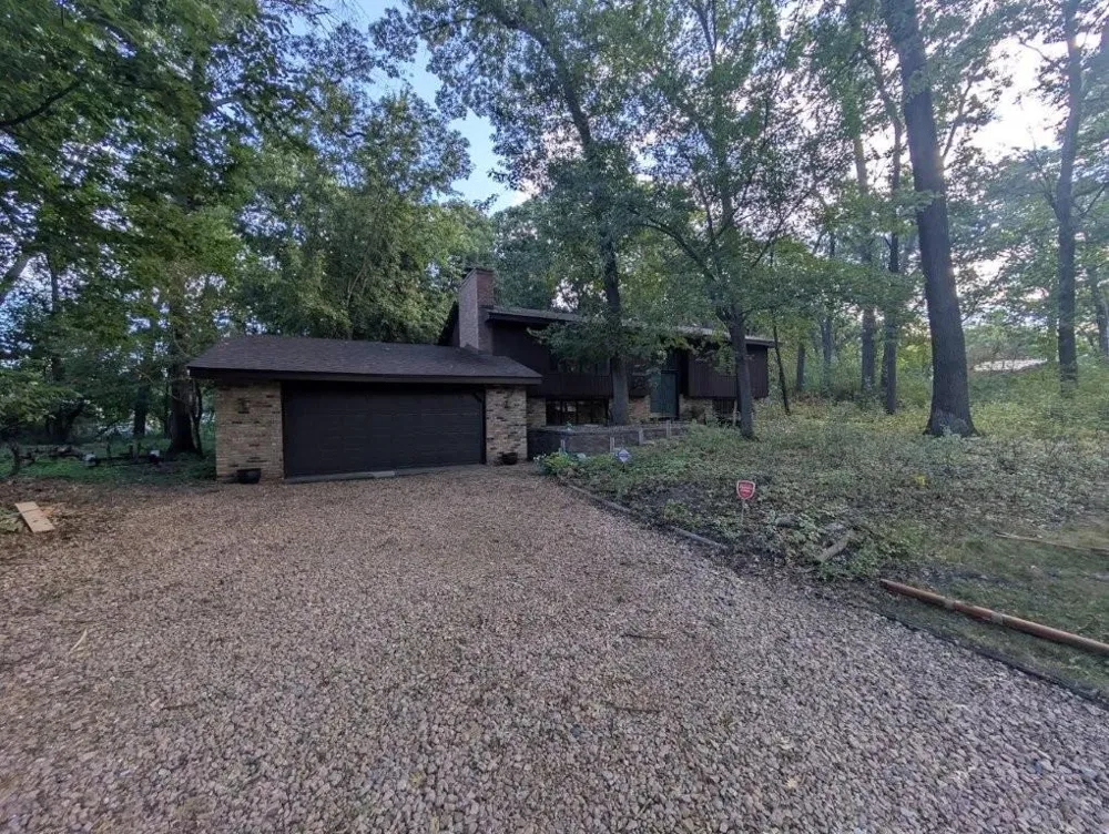 185 Bevins Lane Mahtomedi, MN 55115