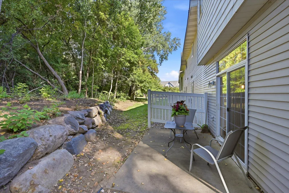 14355 Raymond Lane Eden Prairie, MN 55347