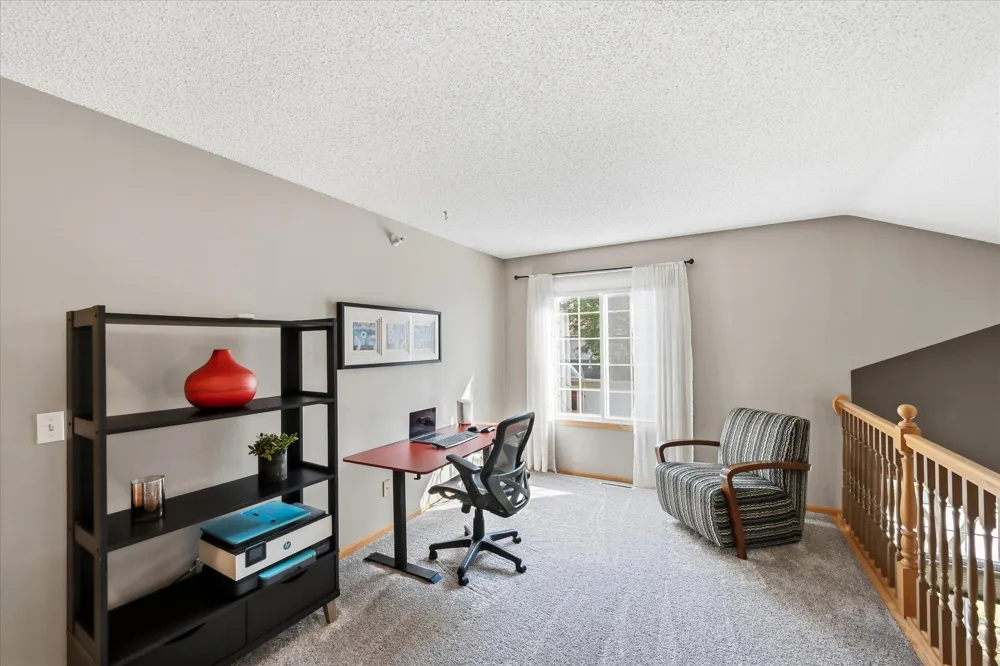 14355 Raymond Lane Eden Prairie, MN 55347