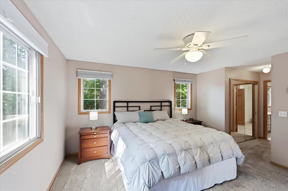 14355 Raymond Lane Eden Prairie, MN 55347