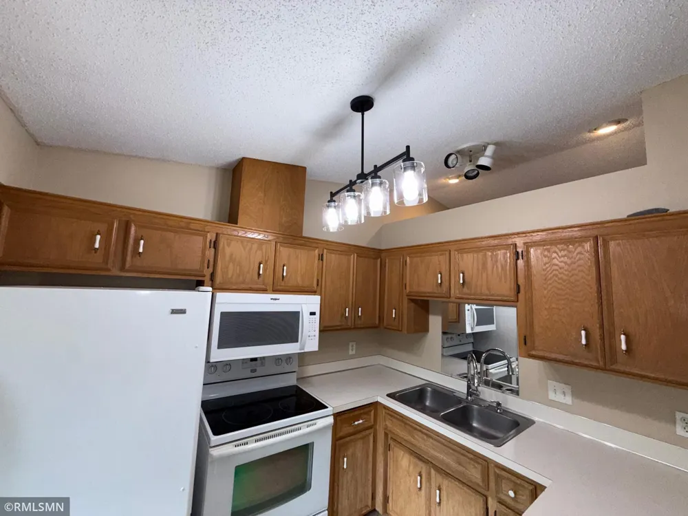 3888 Gibraltar Trail Eagan, MN 55123