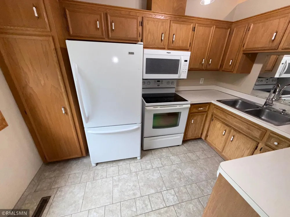 3888 Gibraltar Trail Eagan, MN 55123