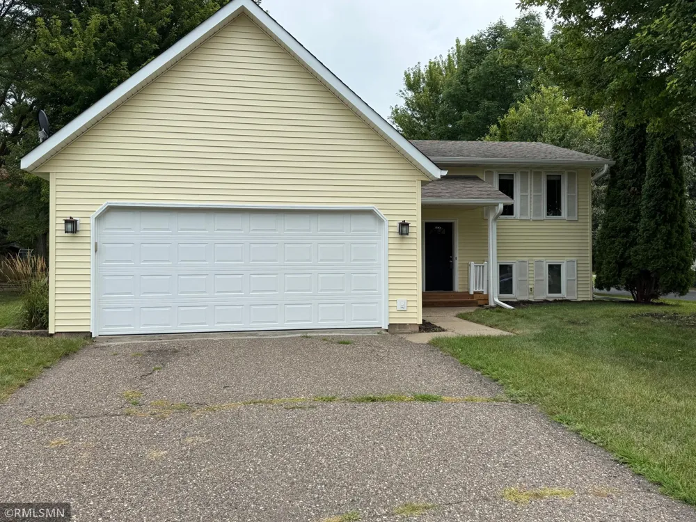 3888 Gibraltar Trail Eagan, MN 55123
