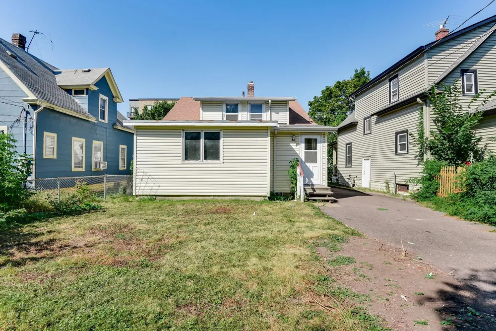 1530 Selby Avenue Saint Paul, MN 55104