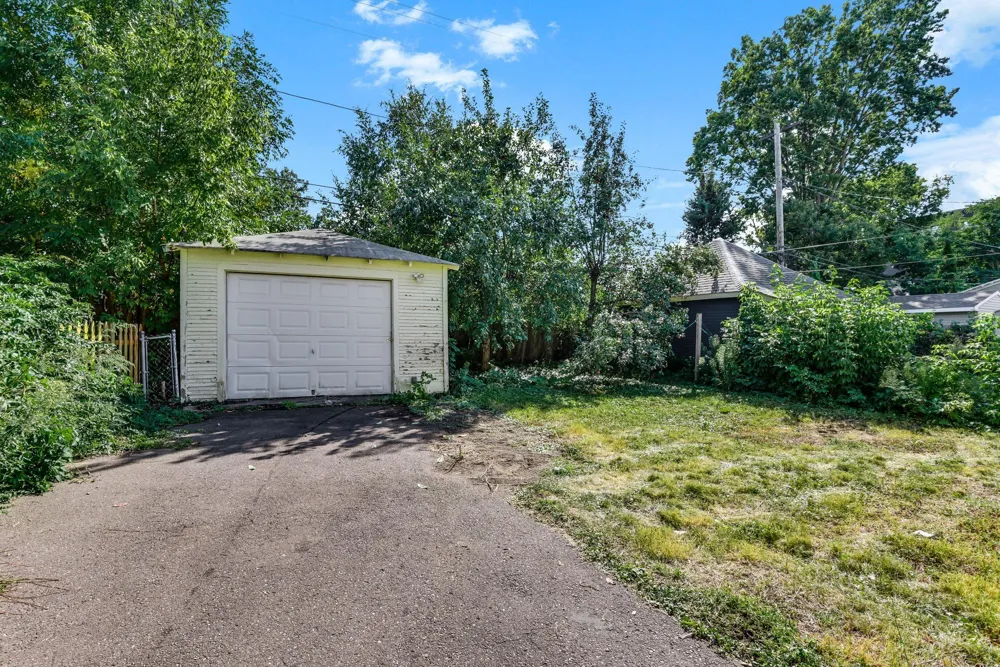 1530 Selby Avenue Saint Paul, MN 55104
