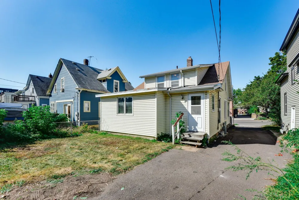 1530 Selby Avenue Saint Paul, MN 55104