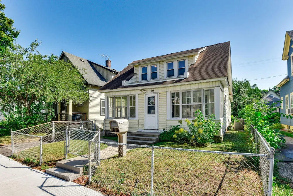 1530 Selby Avenue Saint Paul, MN 55104