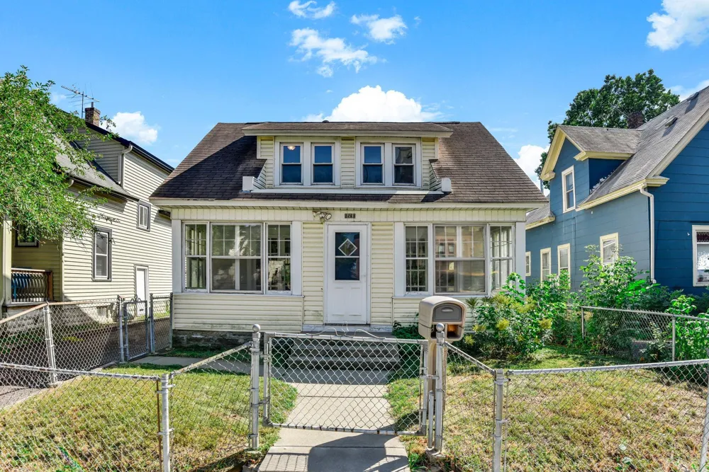 1530 Selby Avenue Saint Paul, MN 55104