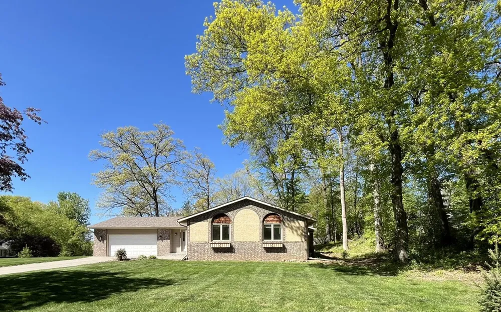 5885 Hidden Oaks Circle SE Prior Lake, MN 55372