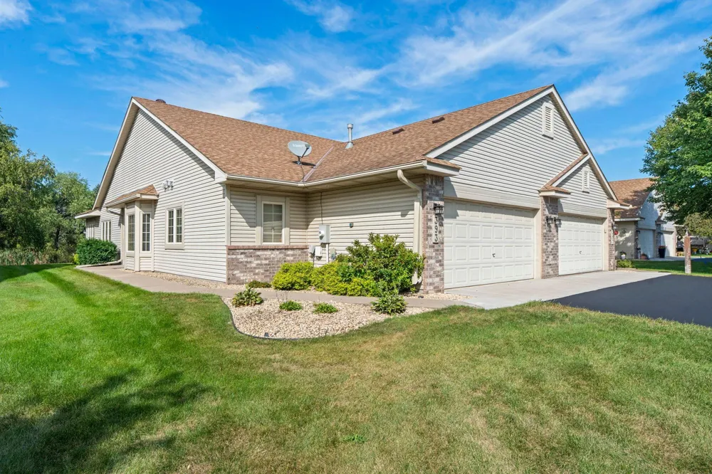 393 Allen Avenue Little Canada, MN 55117