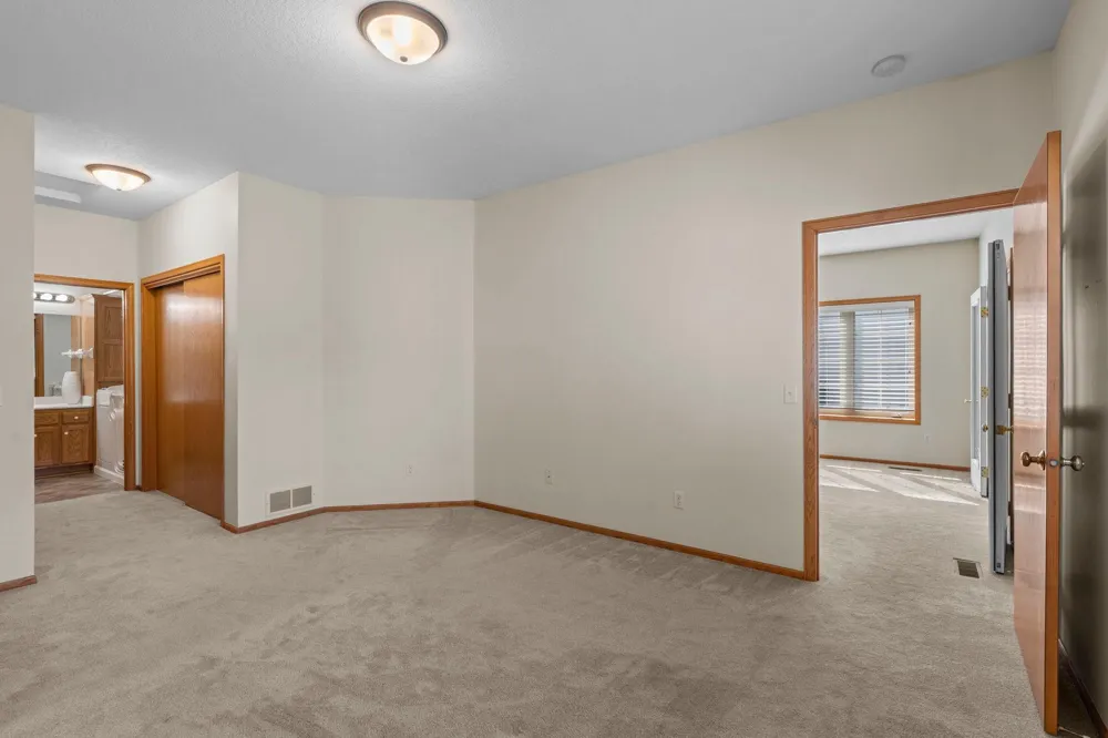 393 Allen Avenue Little Canada, MN 55117