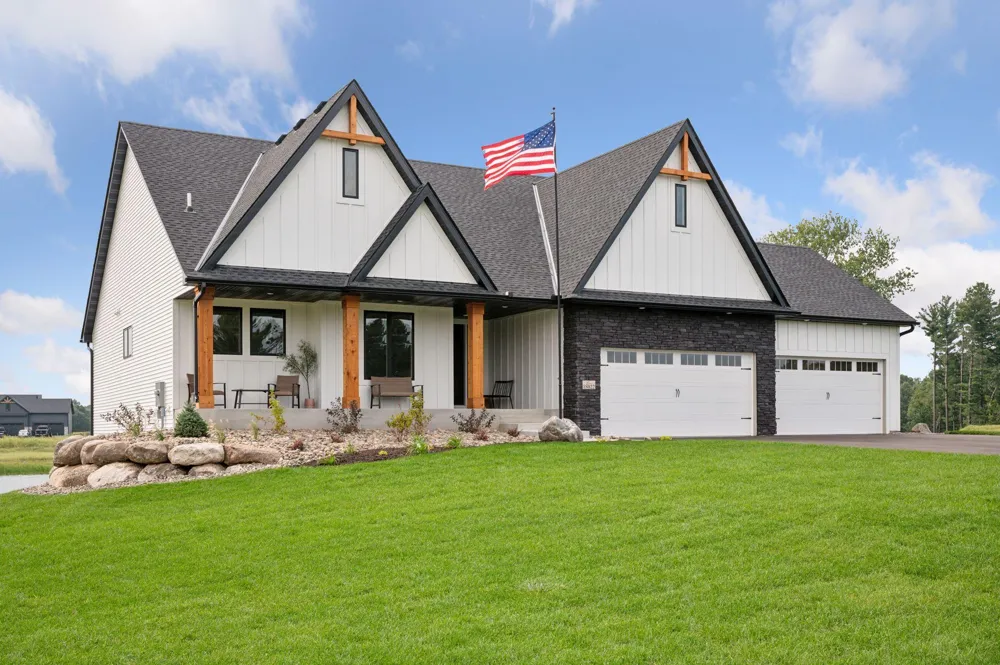 18022 Urbank Street NE Ham Lake, MN 55304