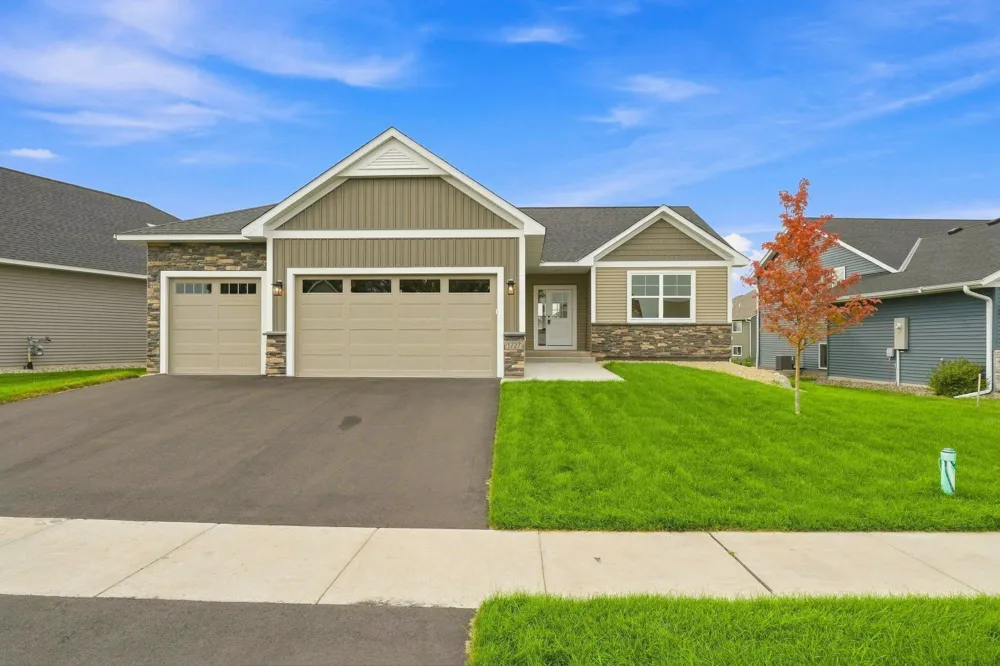 1727 Spruce Street Farmington, MN 55024