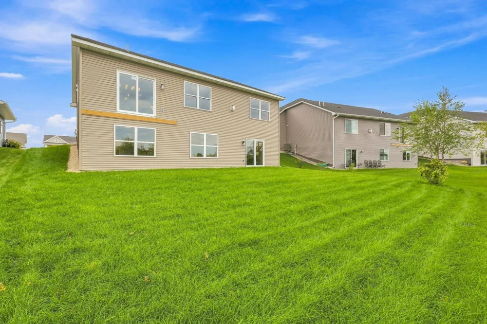 1727 Spruce Street Farmington, MN 55024