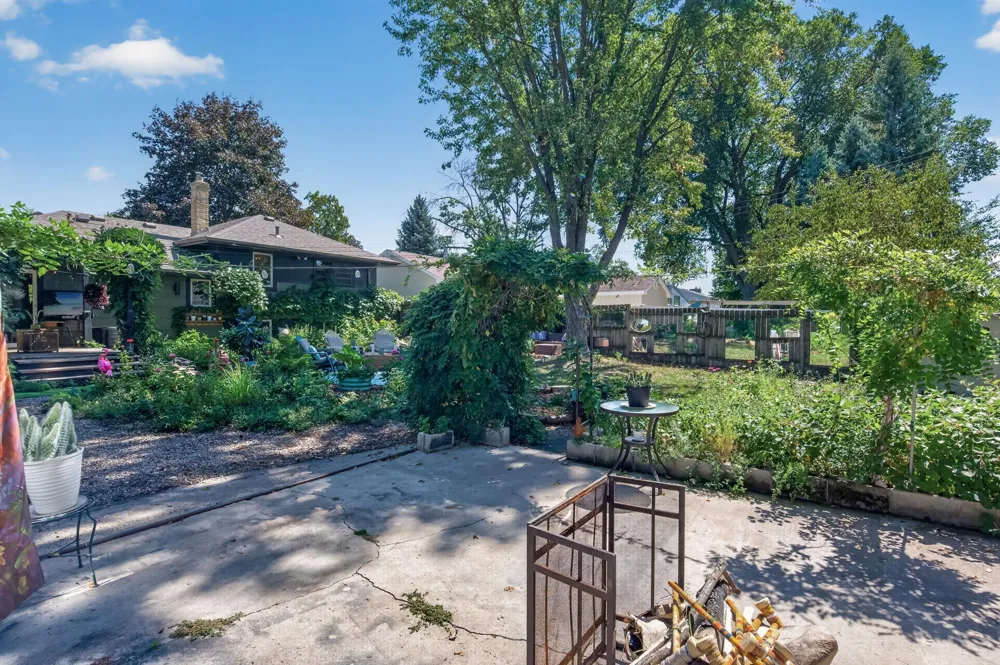 1317 Charlton Street West Saint Paul, MN 55118
