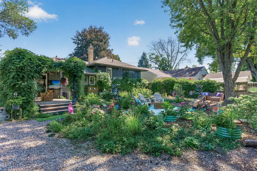 1317 Charlton Street West Saint Paul, MN 55118