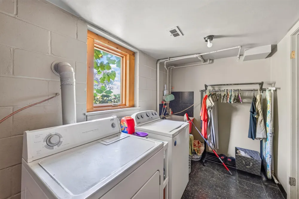 1317 Charlton Street West Saint Paul, MN 55118