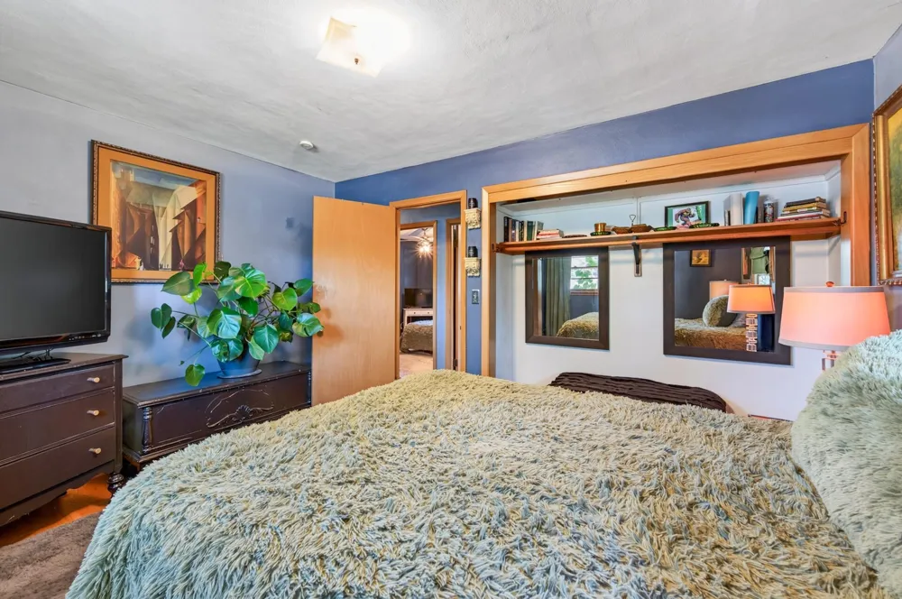 1317 Charlton Street West Saint Paul, MN 55118