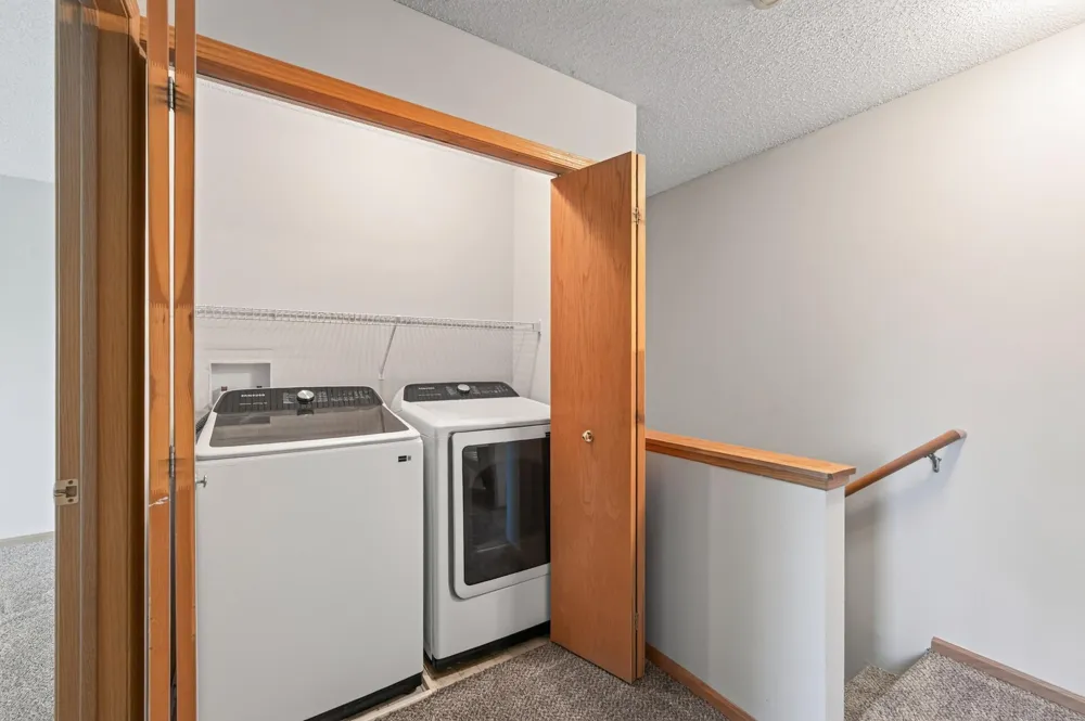 14756 Excelsior Lane #15 Apple Valley, MN 55124