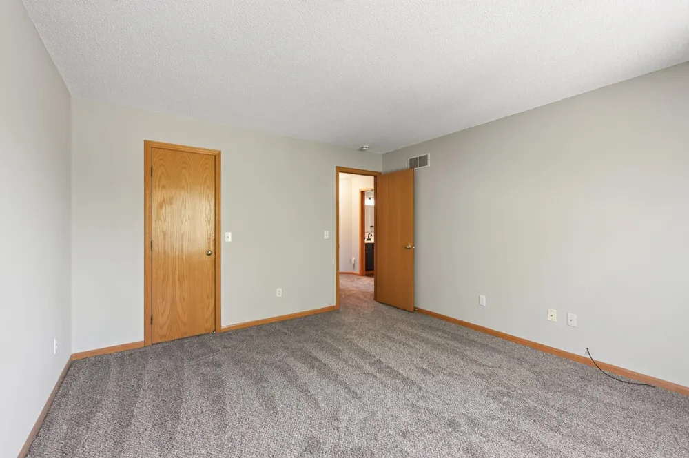14756 Excelsior Lane #15 Apple Valley, MN 55124