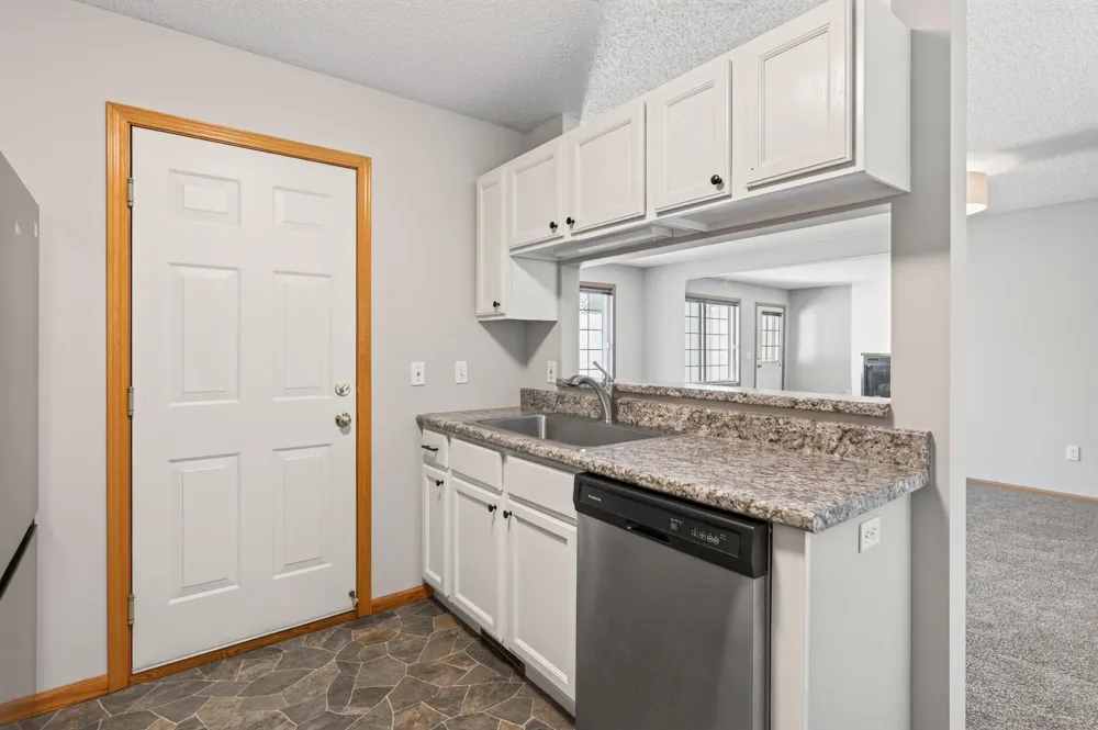 14756 Excelsior Lane #15 Apple Valley, MN 55124