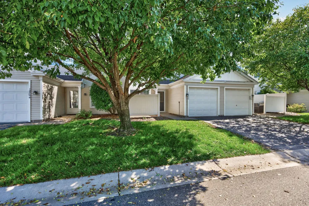 14756 Excelsior Lane #15 Apple Valley, MN 55124