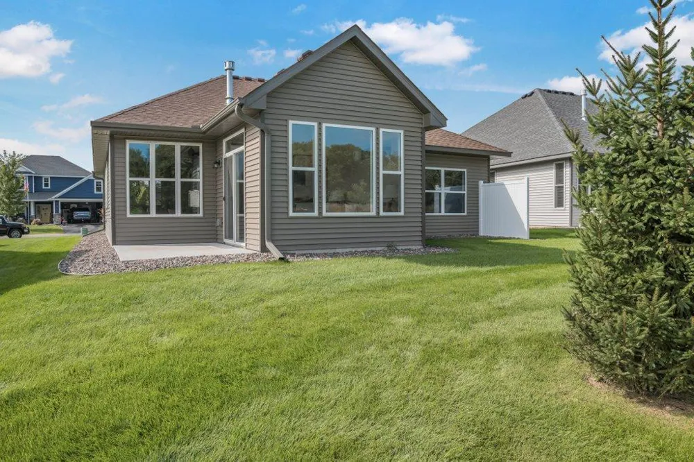 25360 Farmstead Lane Wyoming, MN 55092