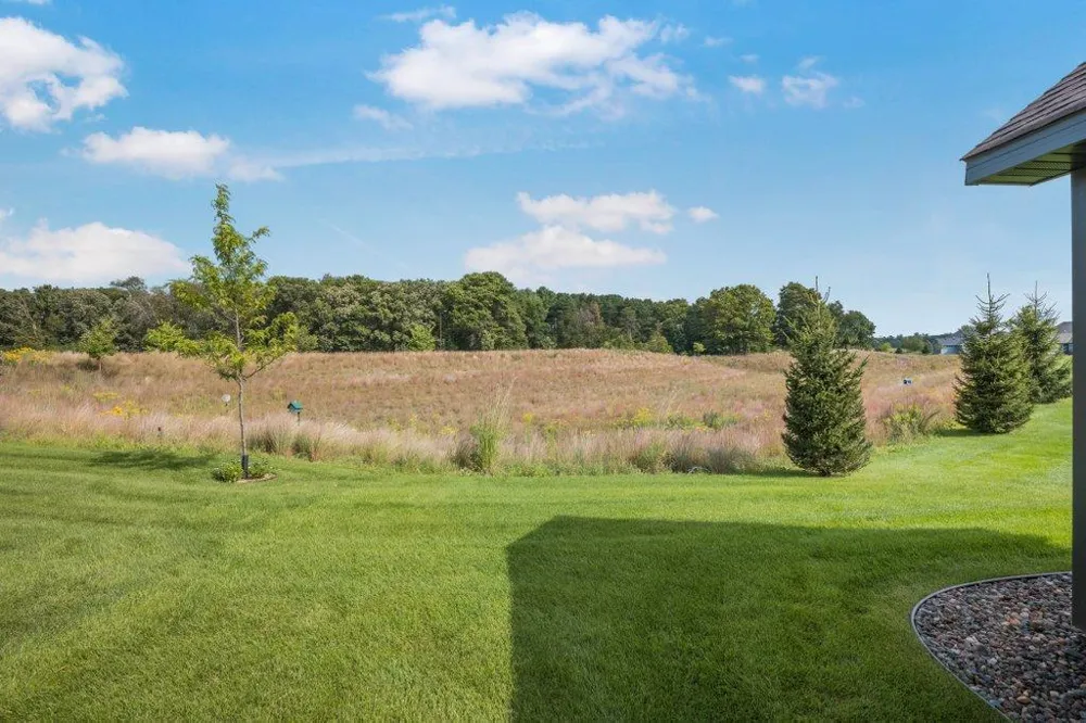 25360 Farmstead Lane Wyoming, MN 55092