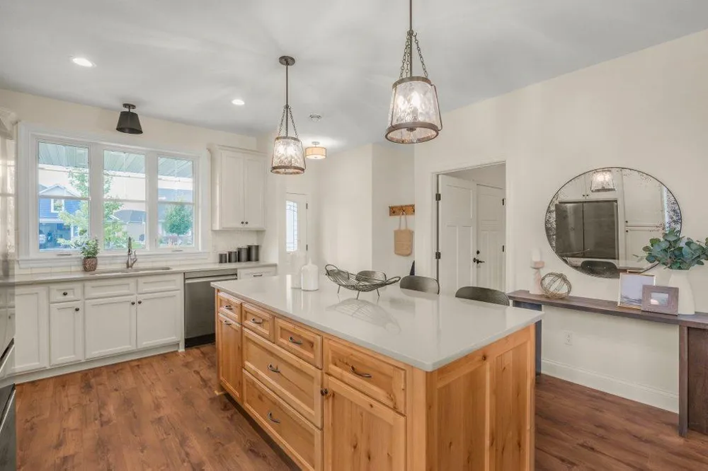 25360 Farmstead Lane Wyoming, MN 55092