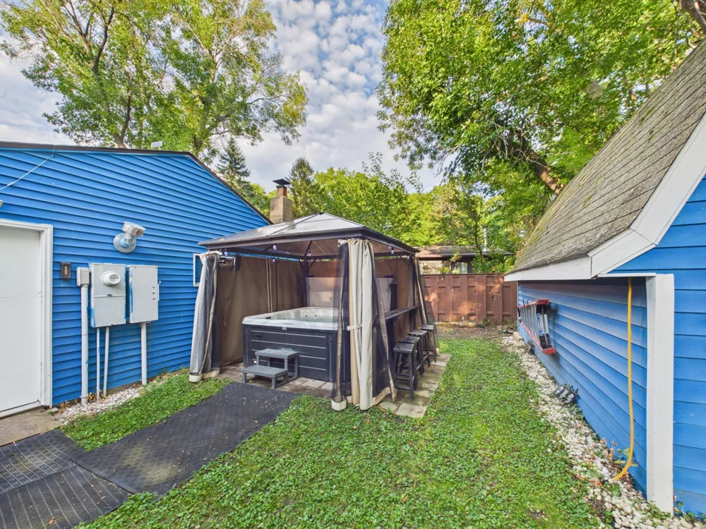 701 Oak Avenue Madison Lake, MN 56063