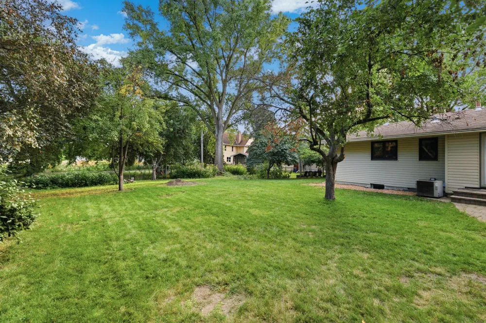 10133 Johnson Circle Bloomington, MN 55437