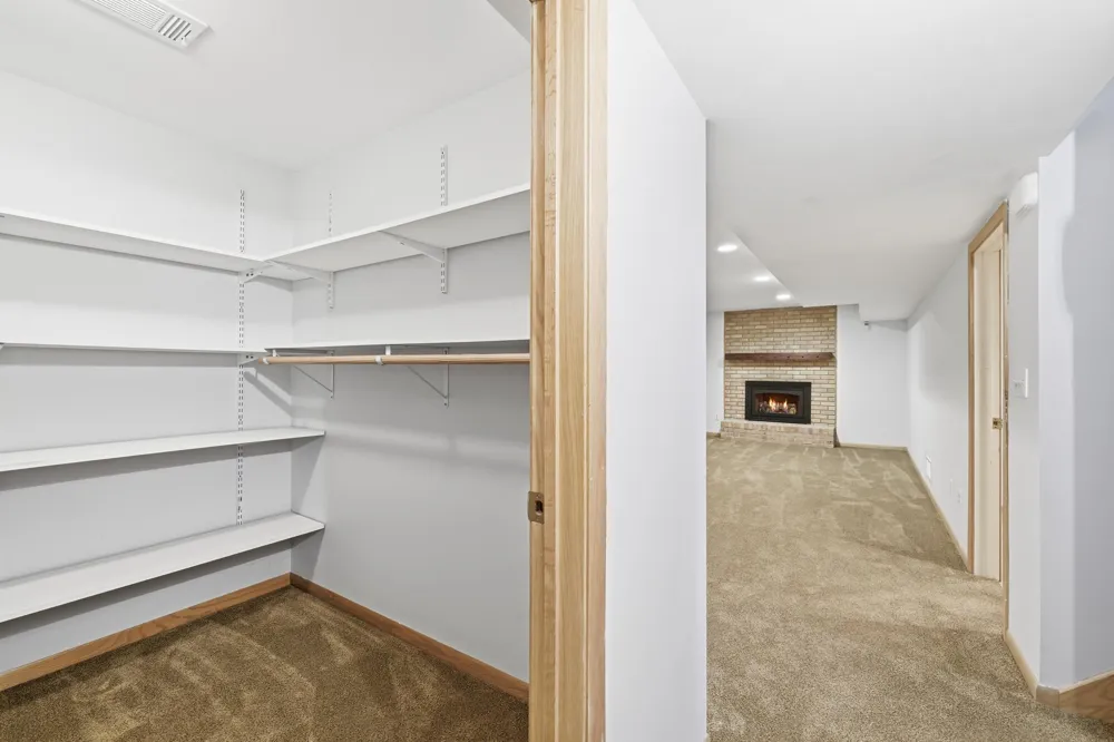 10133 Johnson Circle Bloomington, MN 55437