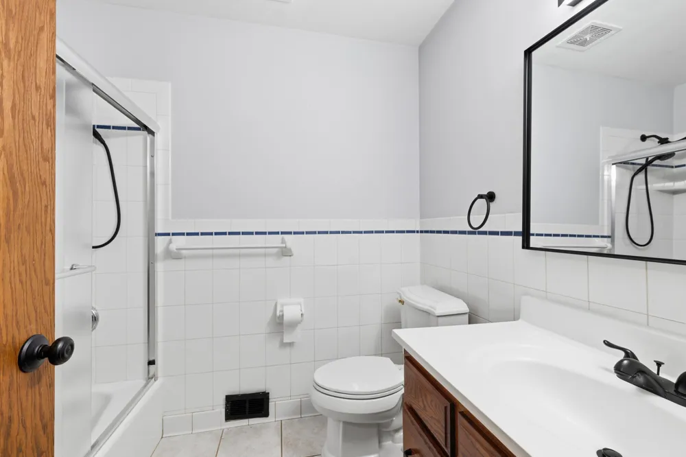 10133 Johnson Circle Bloomington, MN 55437