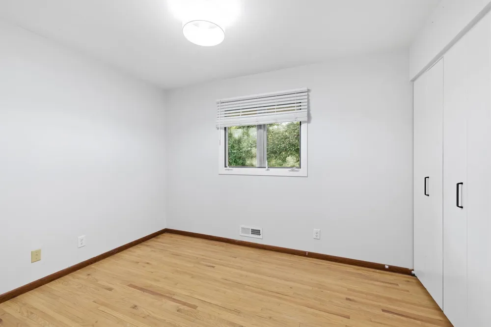 10133 Johnson Circle Bloomington, MN 55437