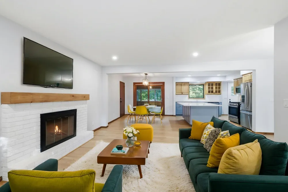 10133 Johnson Circle Bloomington, MN 55437