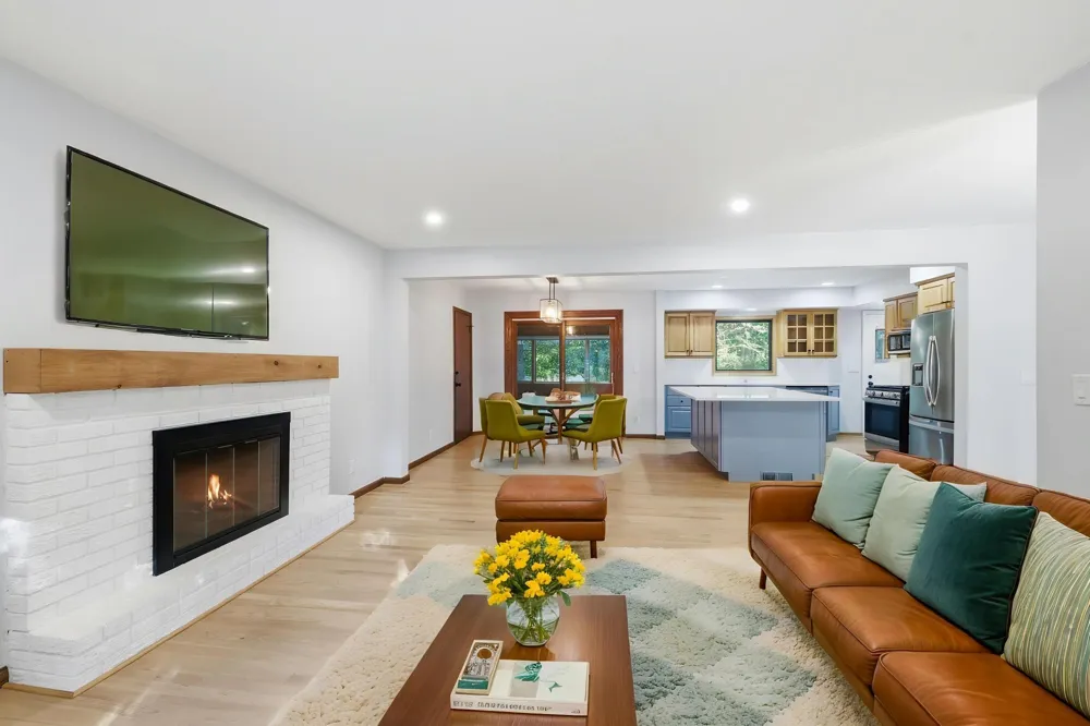 10133 Johnson Circle Bloomington, MN 55437
