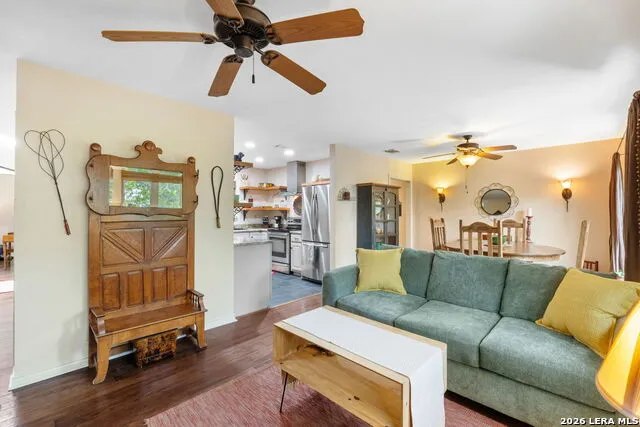 532 School St. Boerne, TX 78006