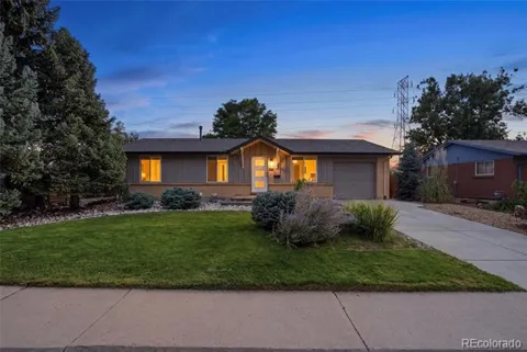 1461 S Magnolia Way