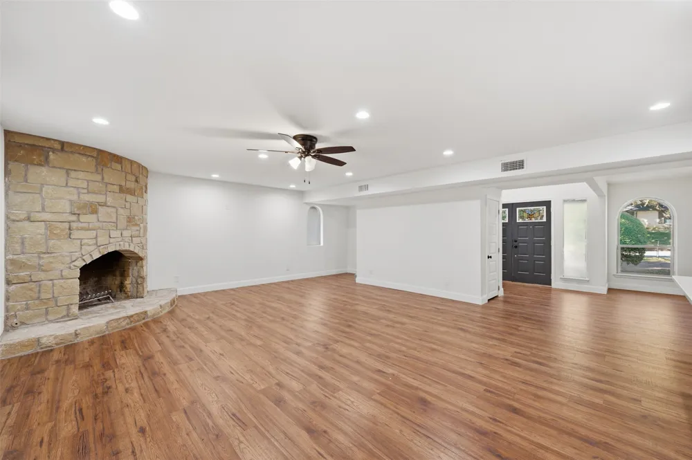 2105 Wilson Drive Arlington, TX 76011