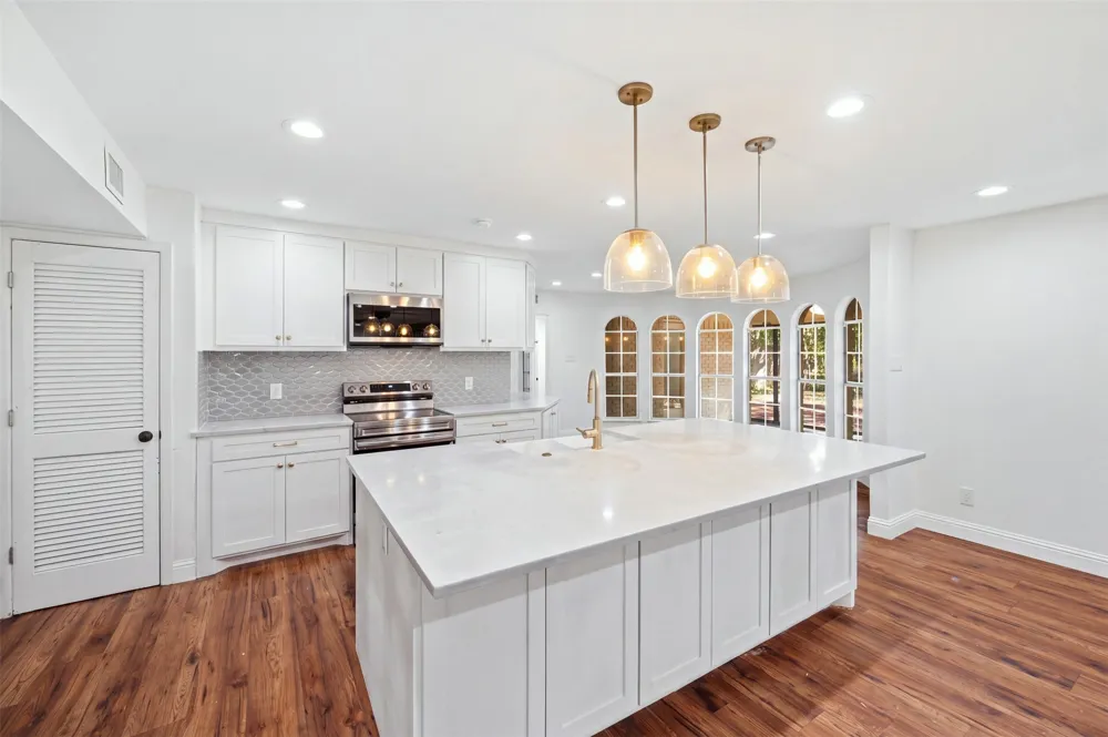 2105 Wilson Drive Arlington, TX 76011