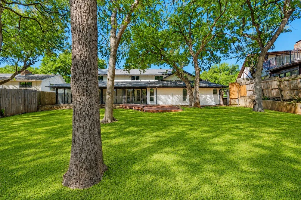 2105 Wilson Drive Arlington, TX 76011