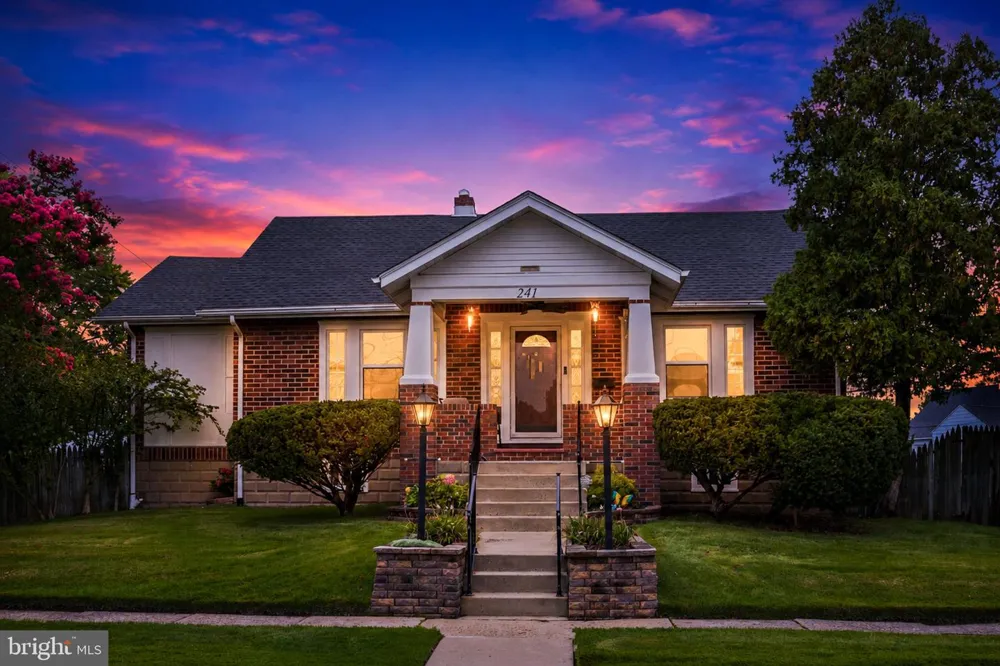 241 CENTER AVENUE Mount Ephraim, NJ 08059
