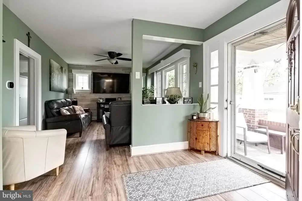 241 CENTER AVENUE Mount Ephraim, NJ 08059