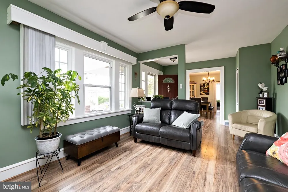 241 CENTER AVENUE Mount Ephraim, NJ 08059